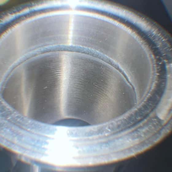 Detalhe de solda sanitária em aço inox executada pela Caldesul